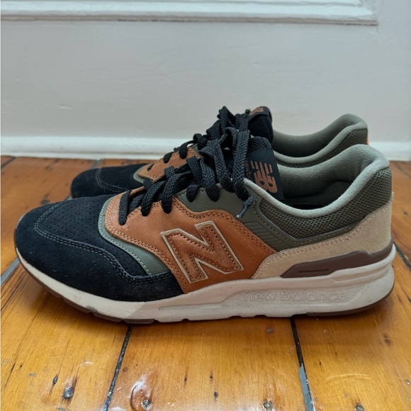 LIKE NEW Men’s New Balance 997h Workwear, Size 9 - Picture 1 of 6
